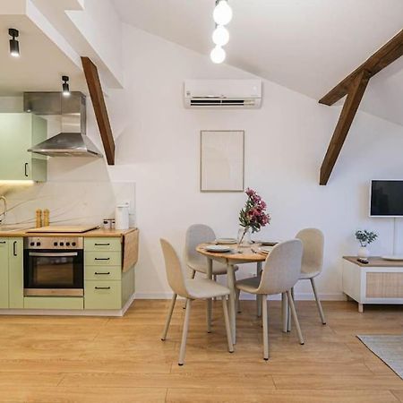 Cozy Loft Under The Wawel Sky Apartment Krakow Bagian luar foto