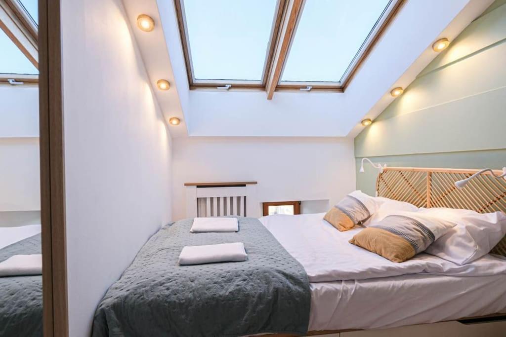 Cozy Loft Under The Wawel Sky Apartment Krakow Bagian luar foto