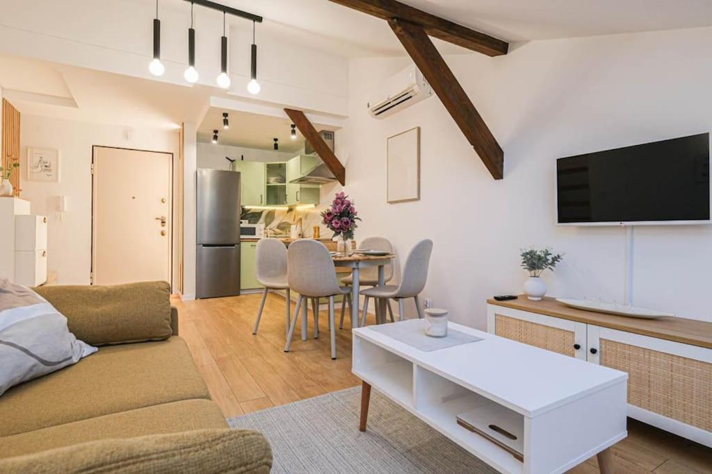 Cozy Loft Under The Wawel Sky Apartment Krakow Bagian luar foto